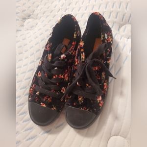 Rocket Dog Velvet platform sneakers